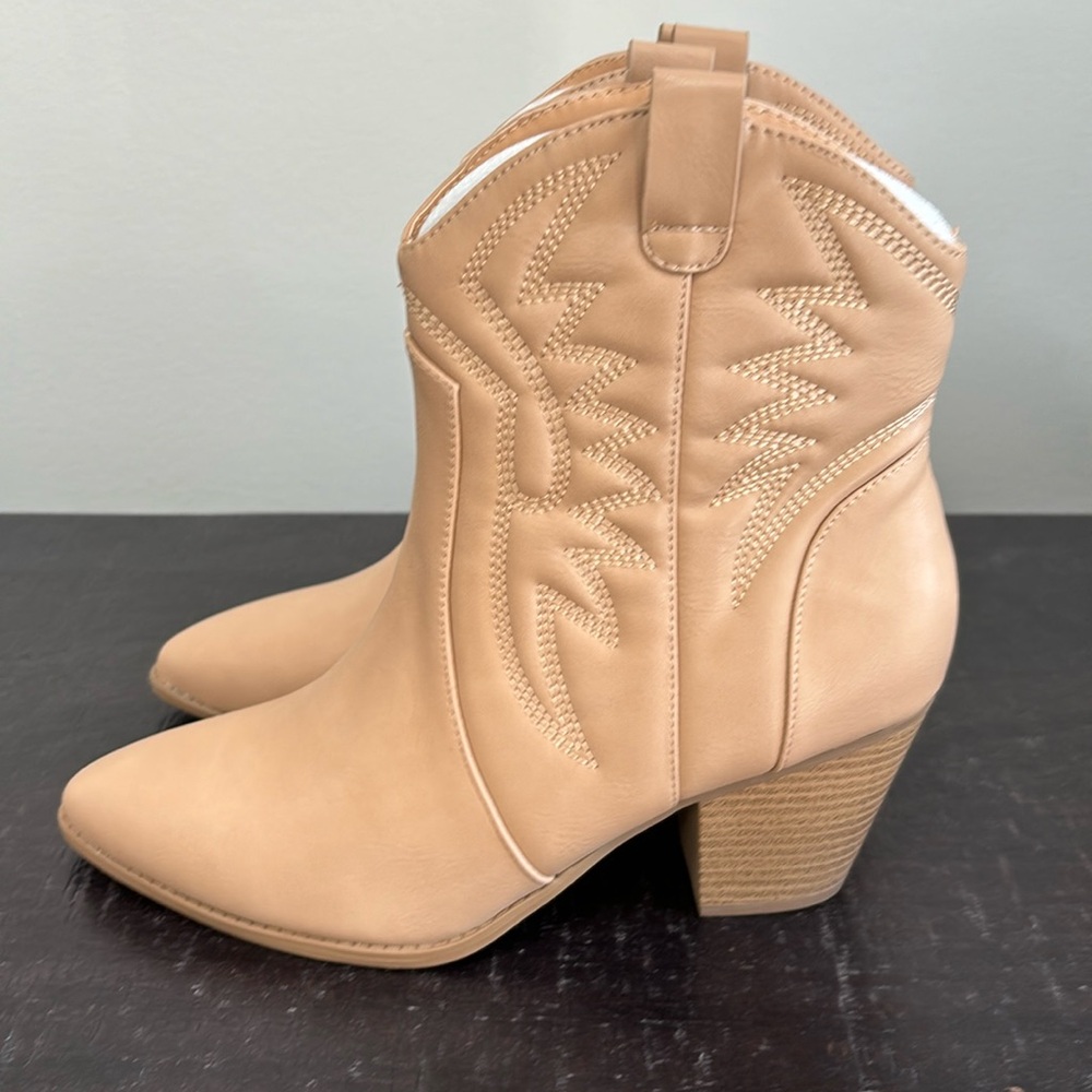Qupid NEVER USED!!! Cowboy Booties (Toffee)